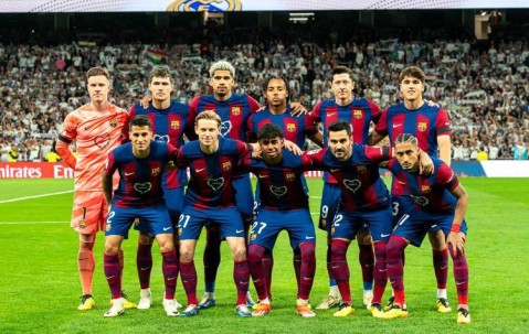 西甲国家德比！皇马主场死磕巴萨，榜首归属谁能抢占先机？