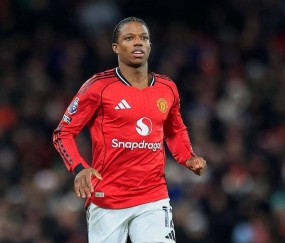 重返前五！曼联残阵力克纽卡，阿莫林：走上正确轨道，瞄准欧冠席位！