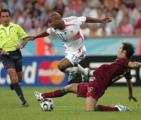 从阿森纳标王到枪手弃将，只用了4年时间，法甲金靴毁在嘴巴上