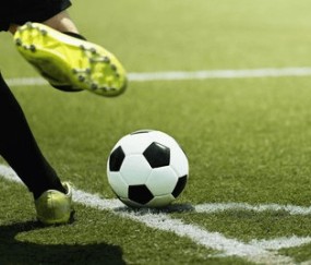 拜仁4-2-3-1体系运转流畅，凯恩成前场自由人激活德甲霸主新活力