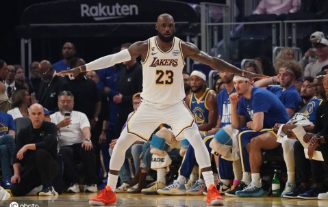 詹姆斯三分命中100% 突破1000记与科比湖人队史唯二