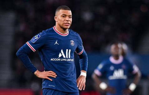 缺谁谁尴尬！巴黎无姆巴佩却稳定晋级欧冠淘汰赛，皇马成功淘汰本菲卡