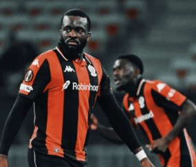 8连败 18场不胜耻辱01 法甲121年老店跌入深渊曾遭球迷暴打