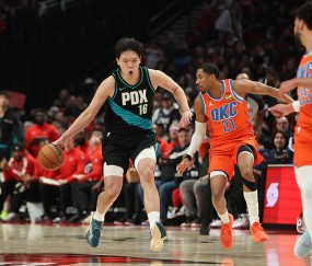 杨瀚森3中0仅1板入账 被“美国周琦”上了一课