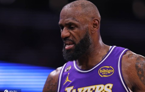 曝米切尔和哈登预计将在休赛期招募詹姆斯加盟骑士