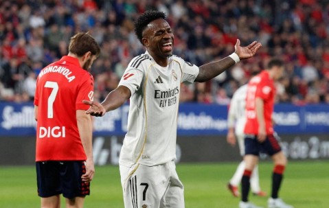 天助巴萨！奥萨苏纳1-2爆冷击败皇马，西甲榜首争夺局势复杂多变